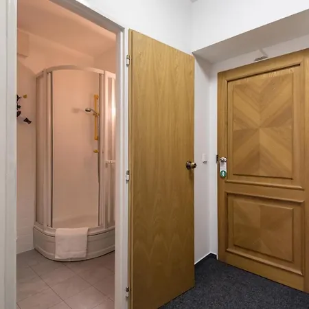 Affinity 2 Hotell