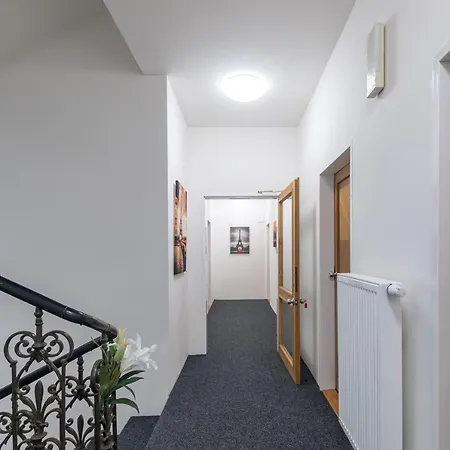Affinity 2 Hotell